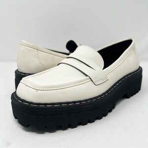Steve Madden Cool Planet Black and cream Loafers